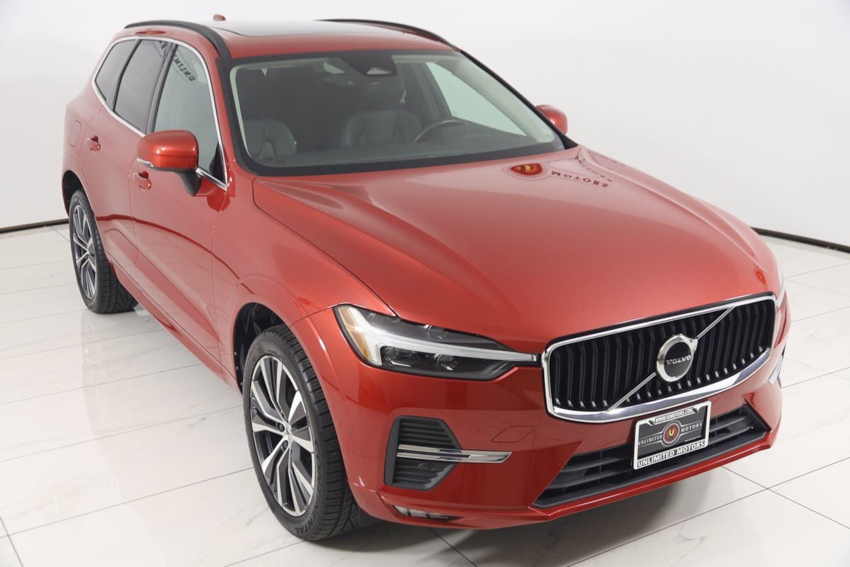 Used 2022 Volvo XC60 B5 Momentum image 41