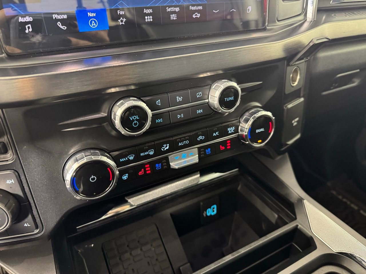 Used 2024 Ford F250 Lariat w/ Lariat Ultimate Package image 18