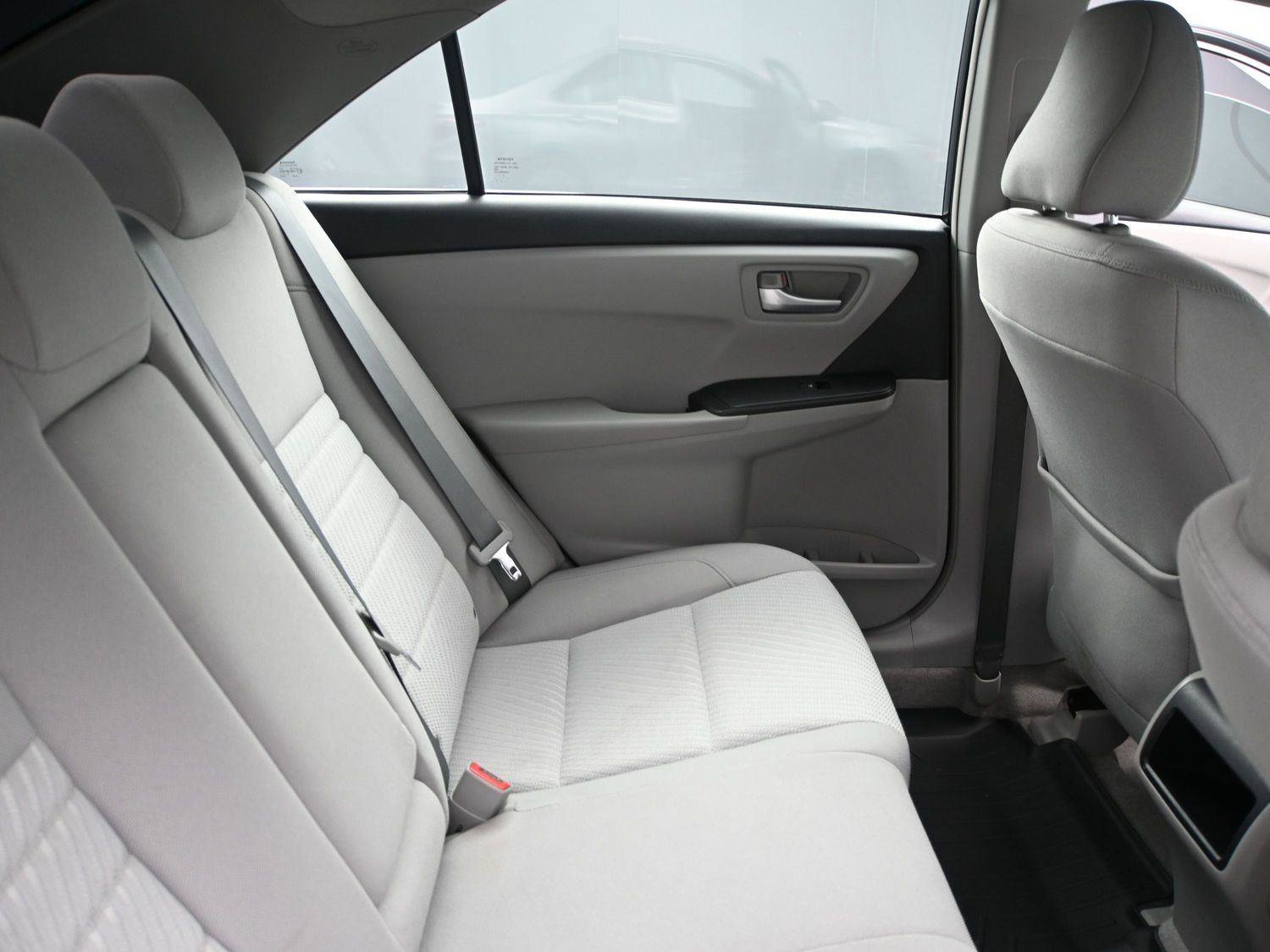 Used 2017 Toyota Camry LE FWD image 20