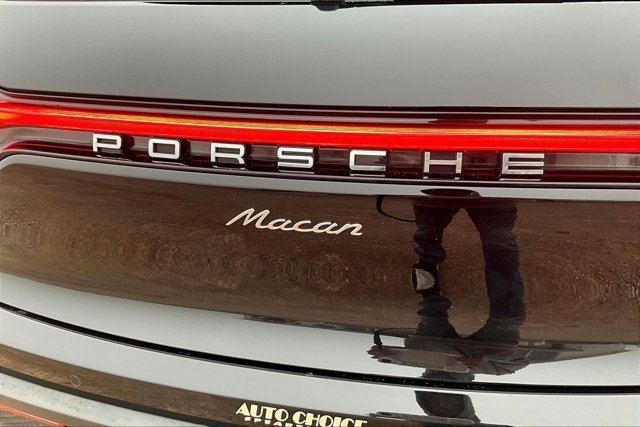 Used 2022 Porsche Macan image 24