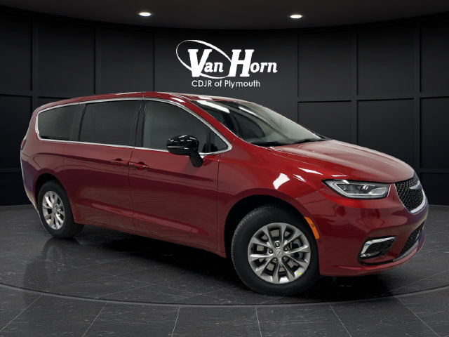 New 2026 Chrysler Pacifica Limited w/ Trailer Tow Group AWD/4WD image 1
