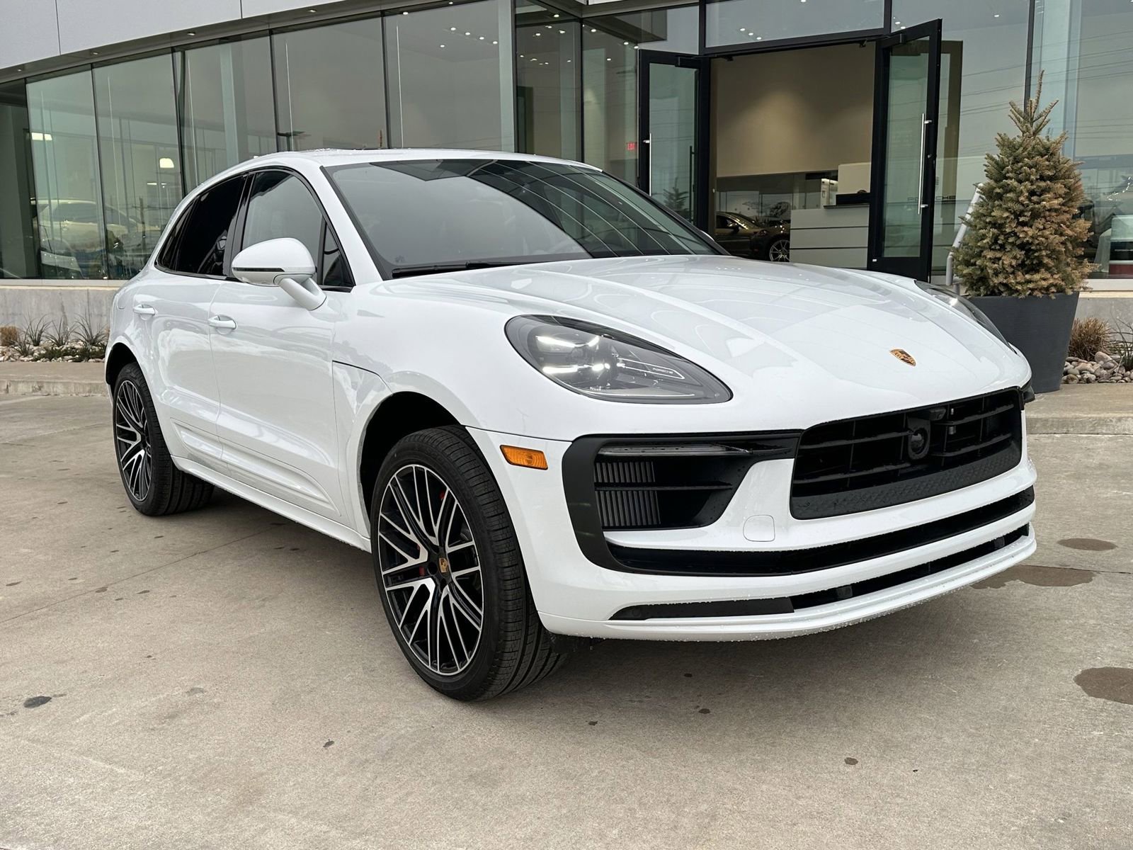 New 2026 Porsche Macan S AWD/4WD image 9
