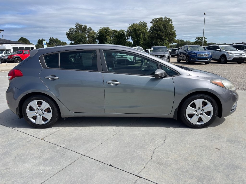 Used 2016 Kia Forte LX FWD image 3