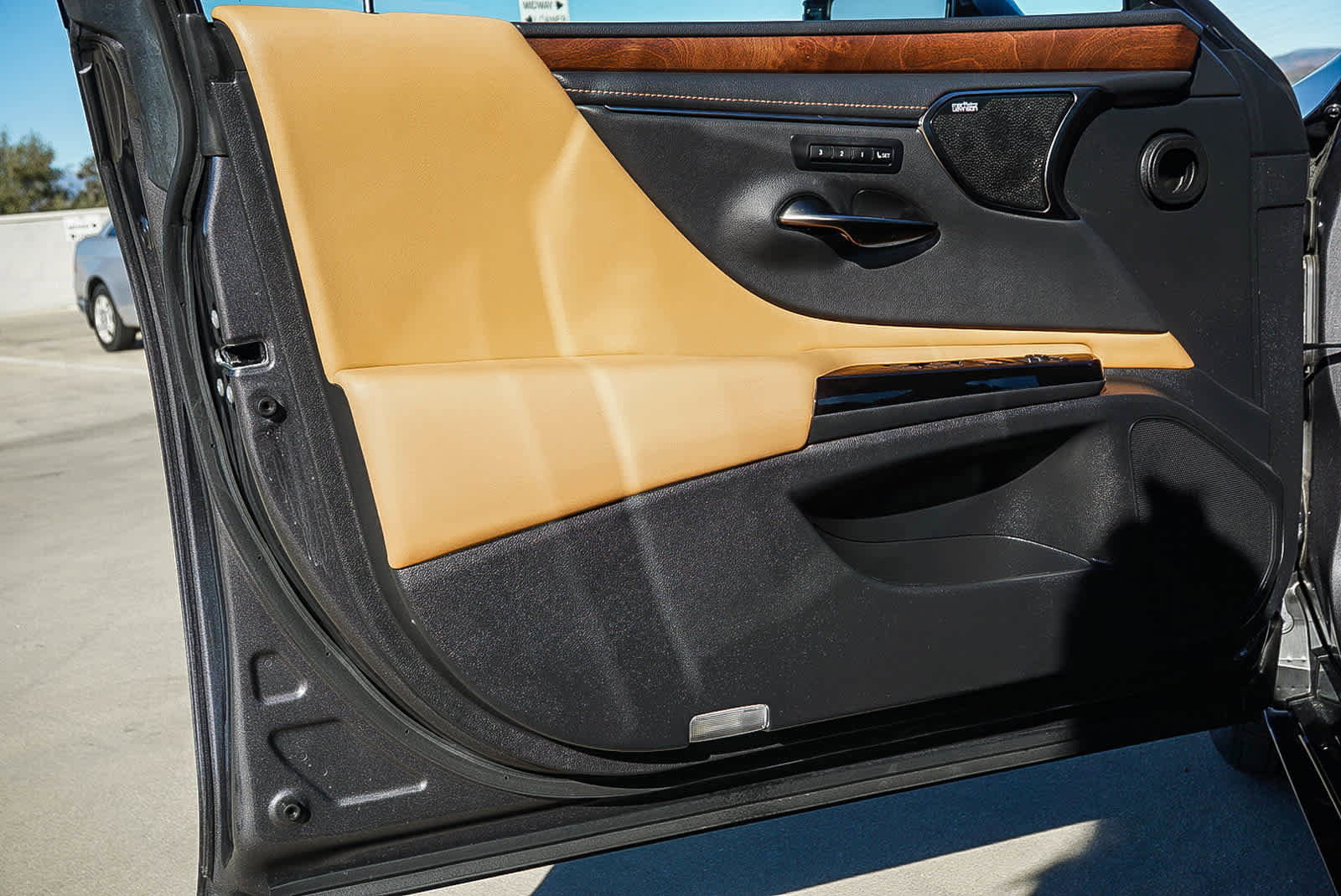 Certified 2023 Lexus ES 350 w/ Premium Package image 20