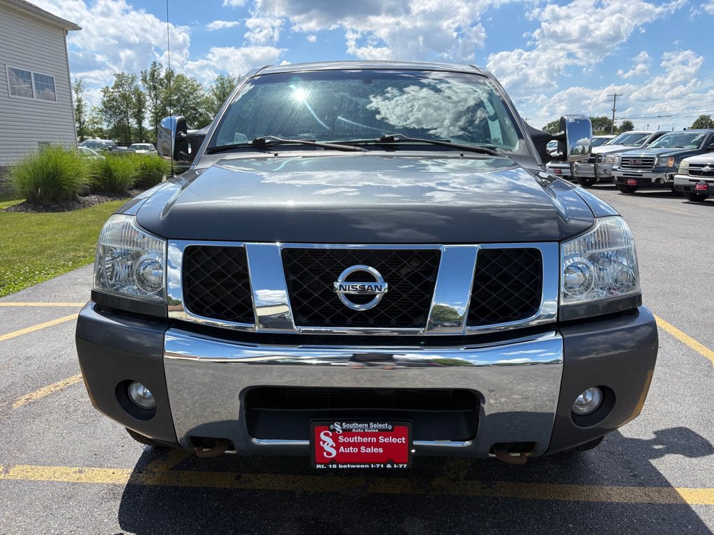 Used 2005 Nissan Titan LE w/ (T01) Tow Pkg AWD/4WD image 3