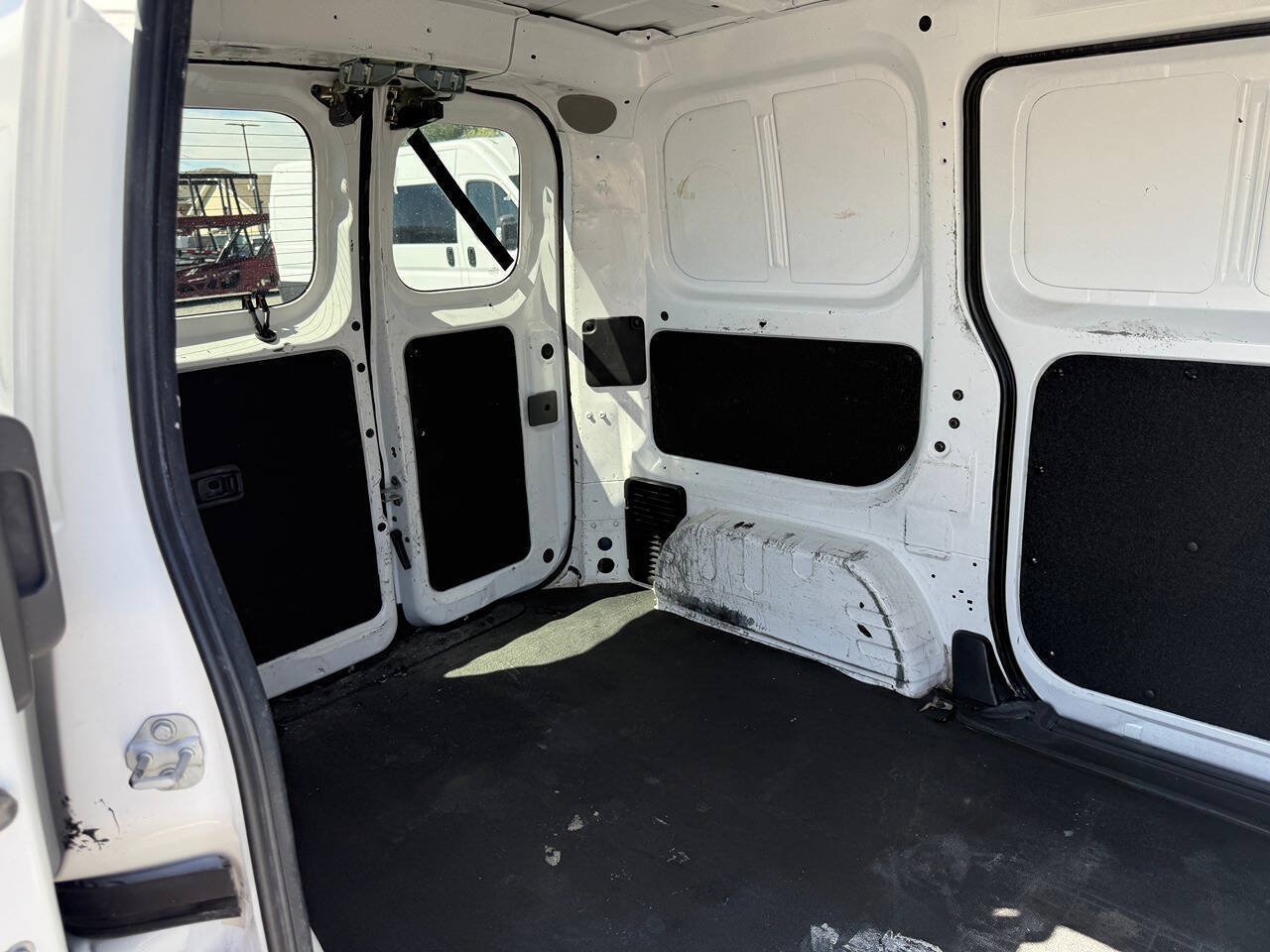 Used 2018 Nissan NV200 S w/ Back Door Glass Package FWD image 20