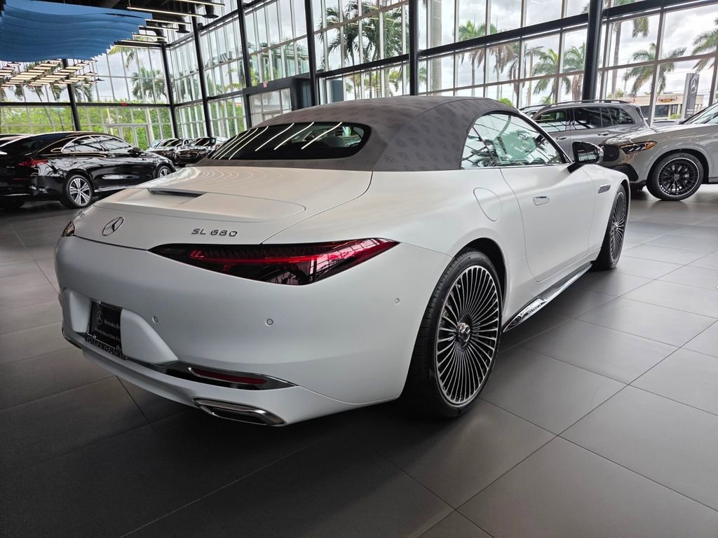 New 2026 Mercedes-Benz Maybach SL 680 image 5