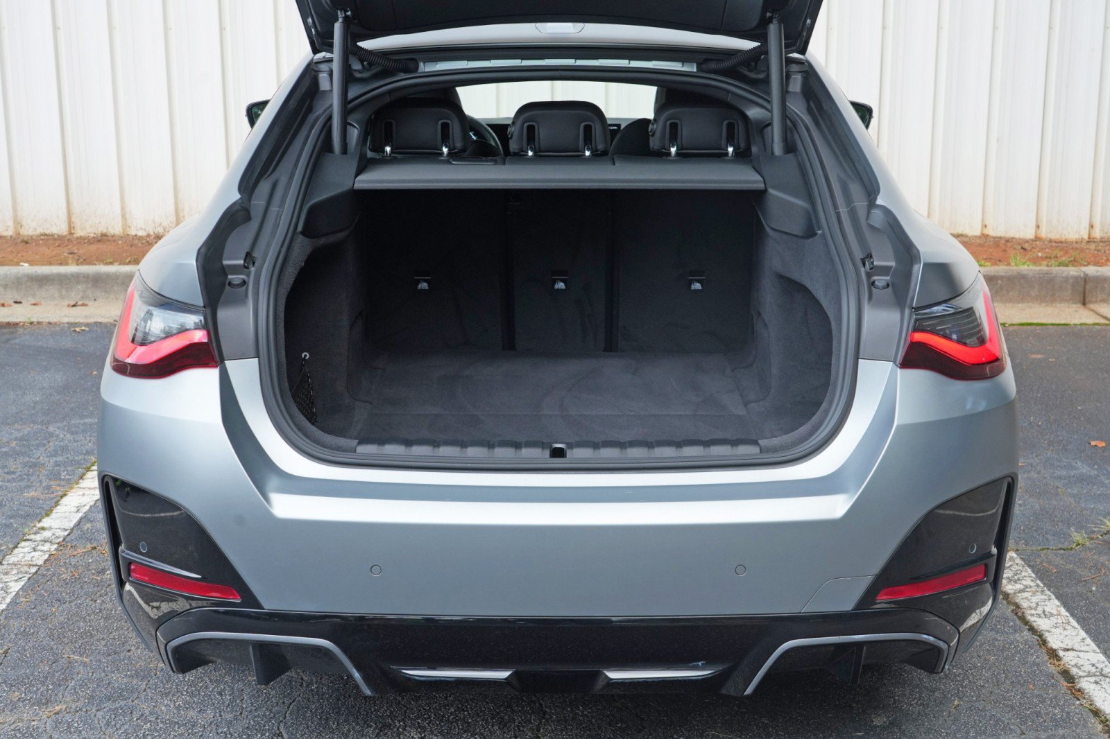 Used 2025 BMW i4 eDrive40 w/ M Sport Package RWD image 8
