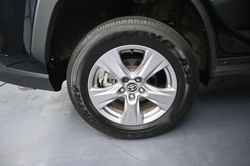 Used 2025 Toyota RAV4 XLE FWD image 42