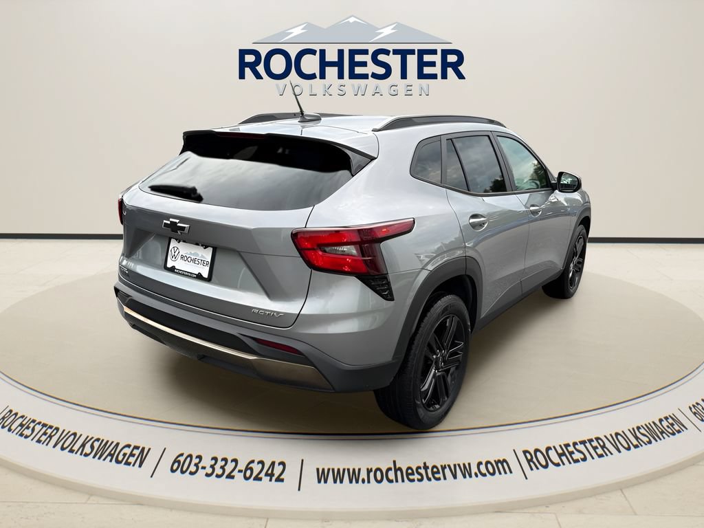 Used 2024 Chevrolet Trax ACTIV w/ Sunroof Package FWD image 6