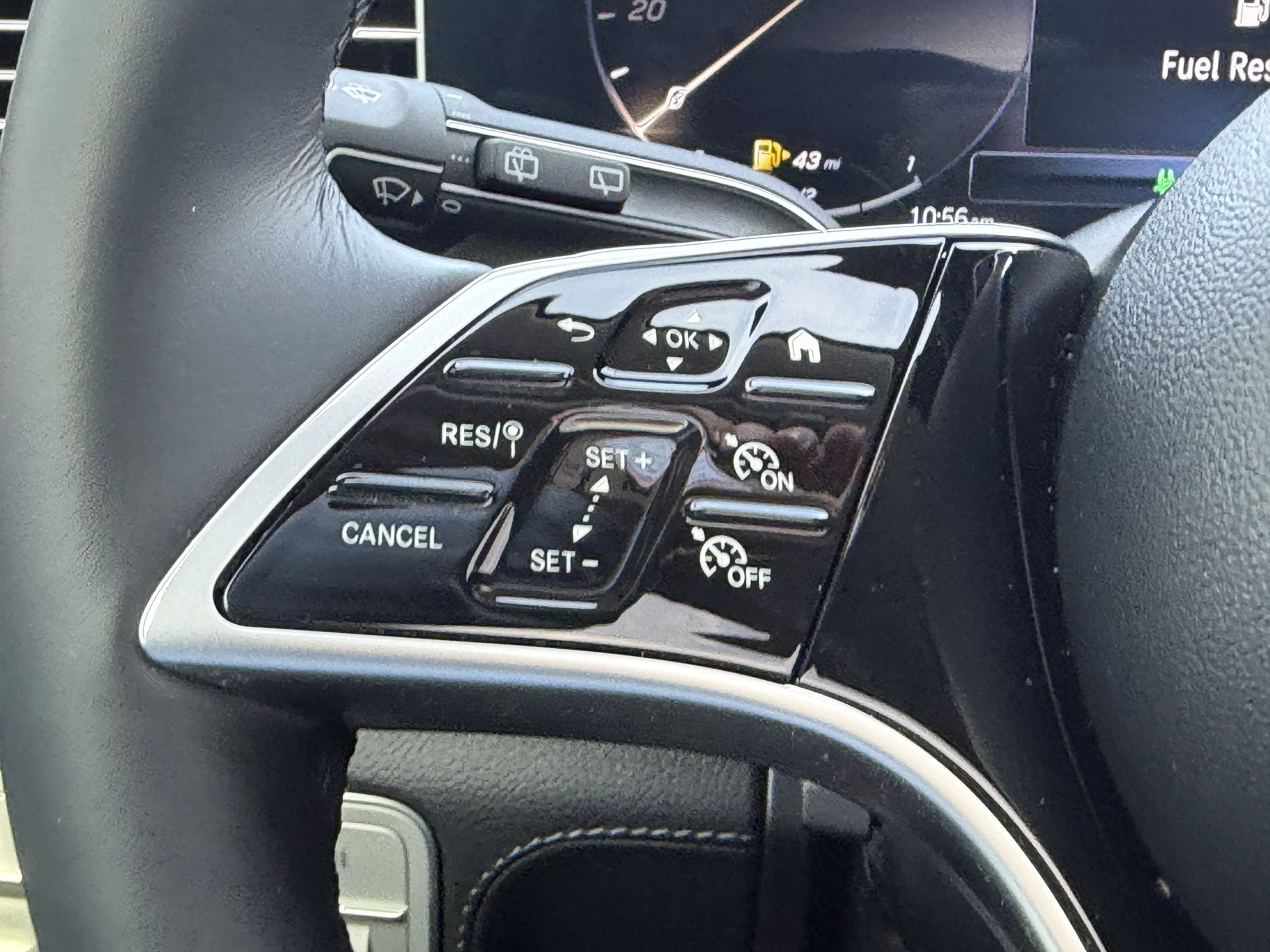 Used 2025 Mercedes-Benz GLE 350 4MATIC image 31
