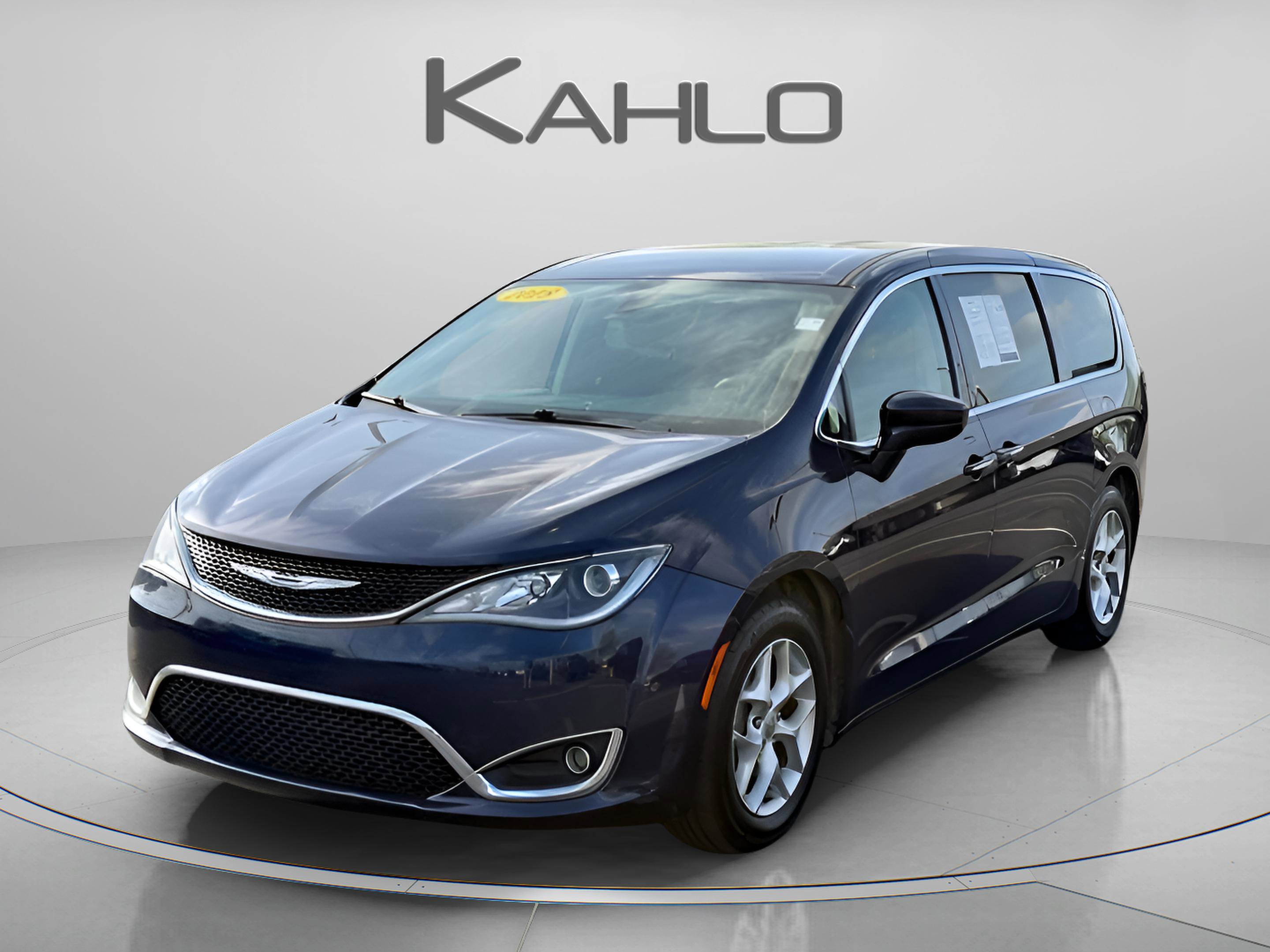 Used 2018 Chrysler Pacifica Touring Plus w/ Tire & Wheel Group FWD image 1