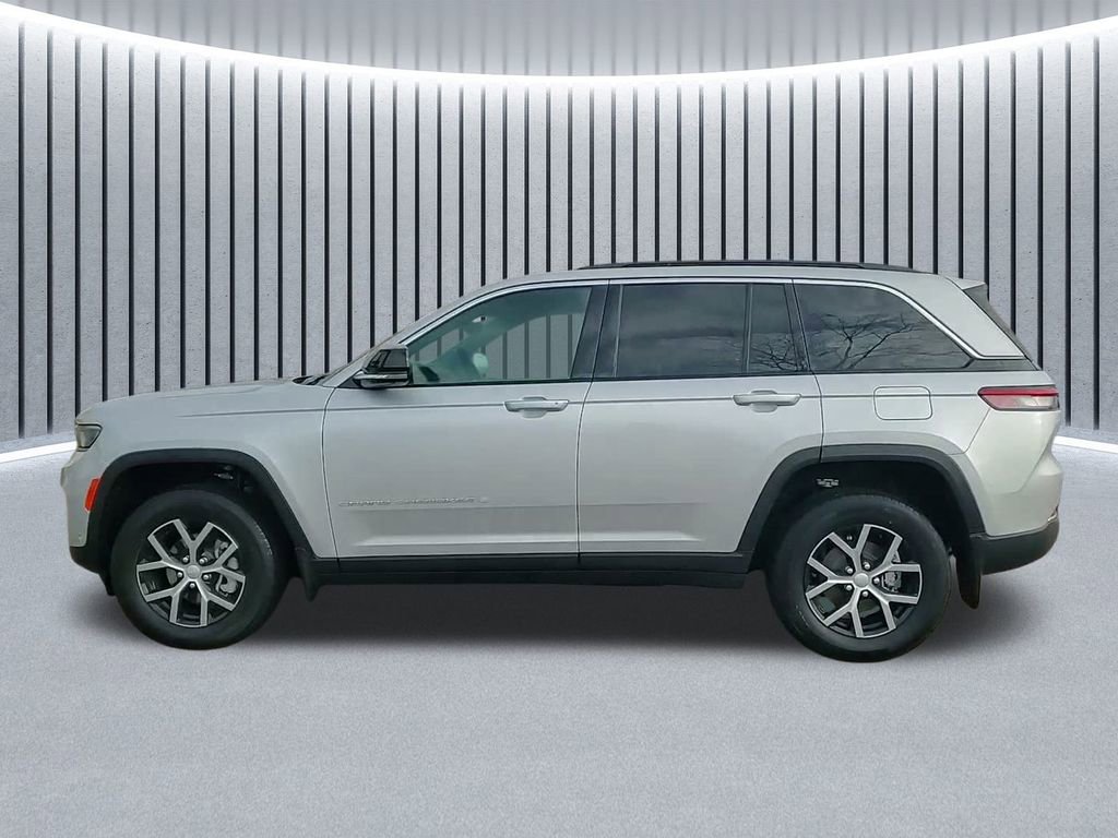 New 2025 Jeep Grand Cherokee Limited w/ Luxury Tech Group II image 17