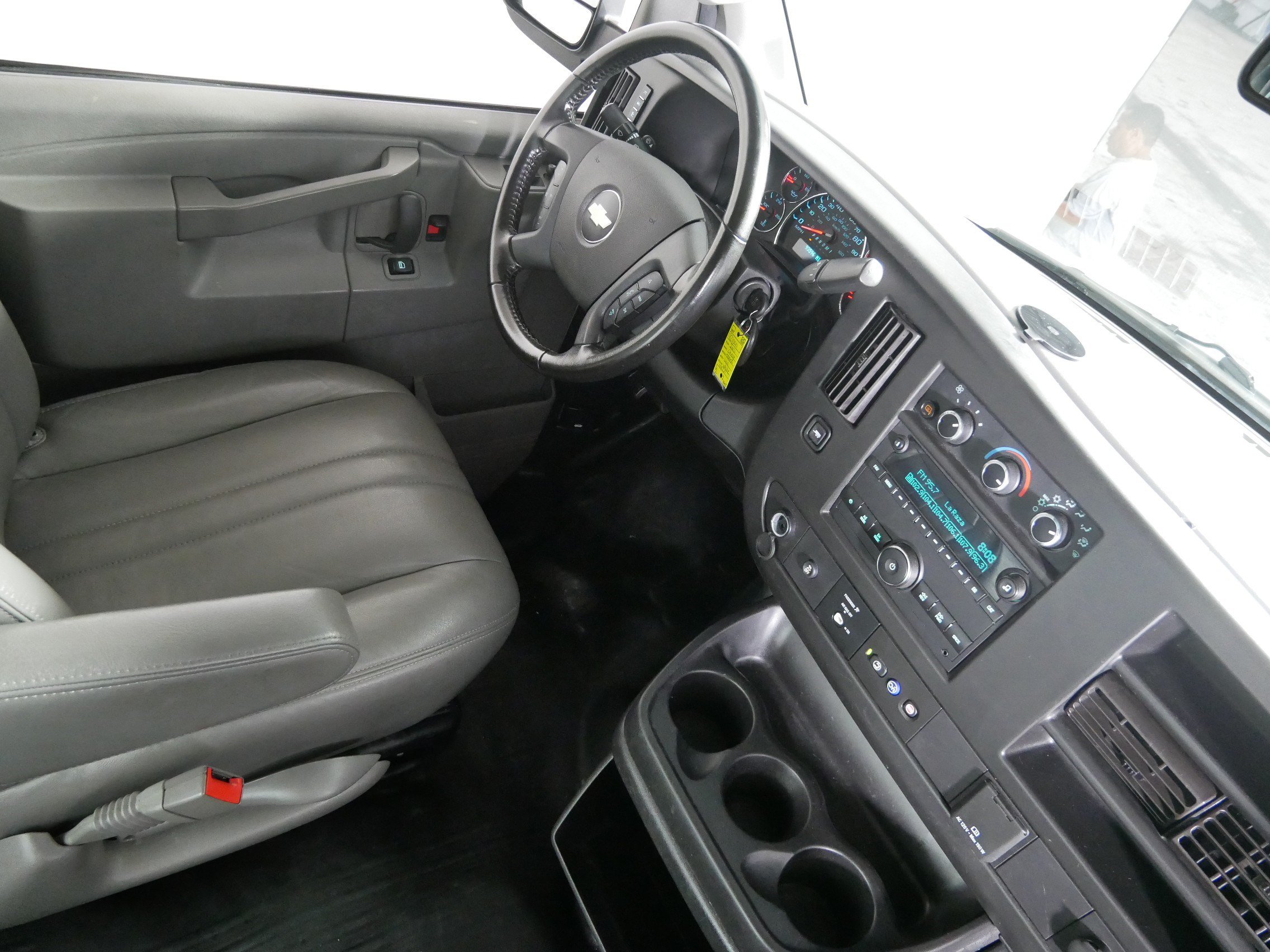 Used 2021 Chevrolet Express 2500 w/ Safety Package RWD image 9