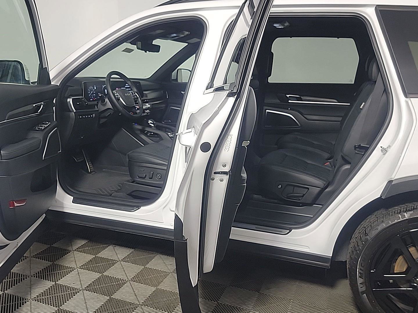 Used 2025 Kia Telluride SX Prestige X-Line AWD/4WD image 16