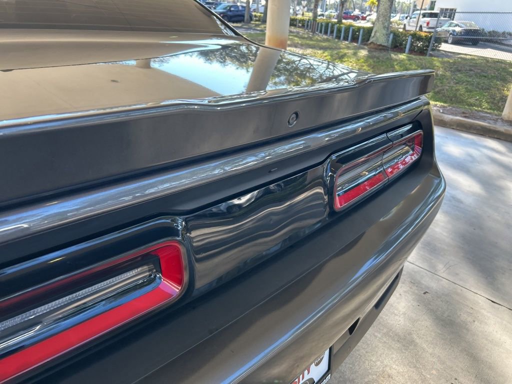 Used 2019 Dodge Challenger R/T w/ Performance Handling Group image 18