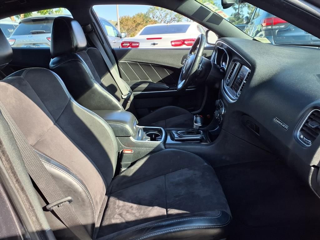 Used 2018 Dodge Charger GT image 22