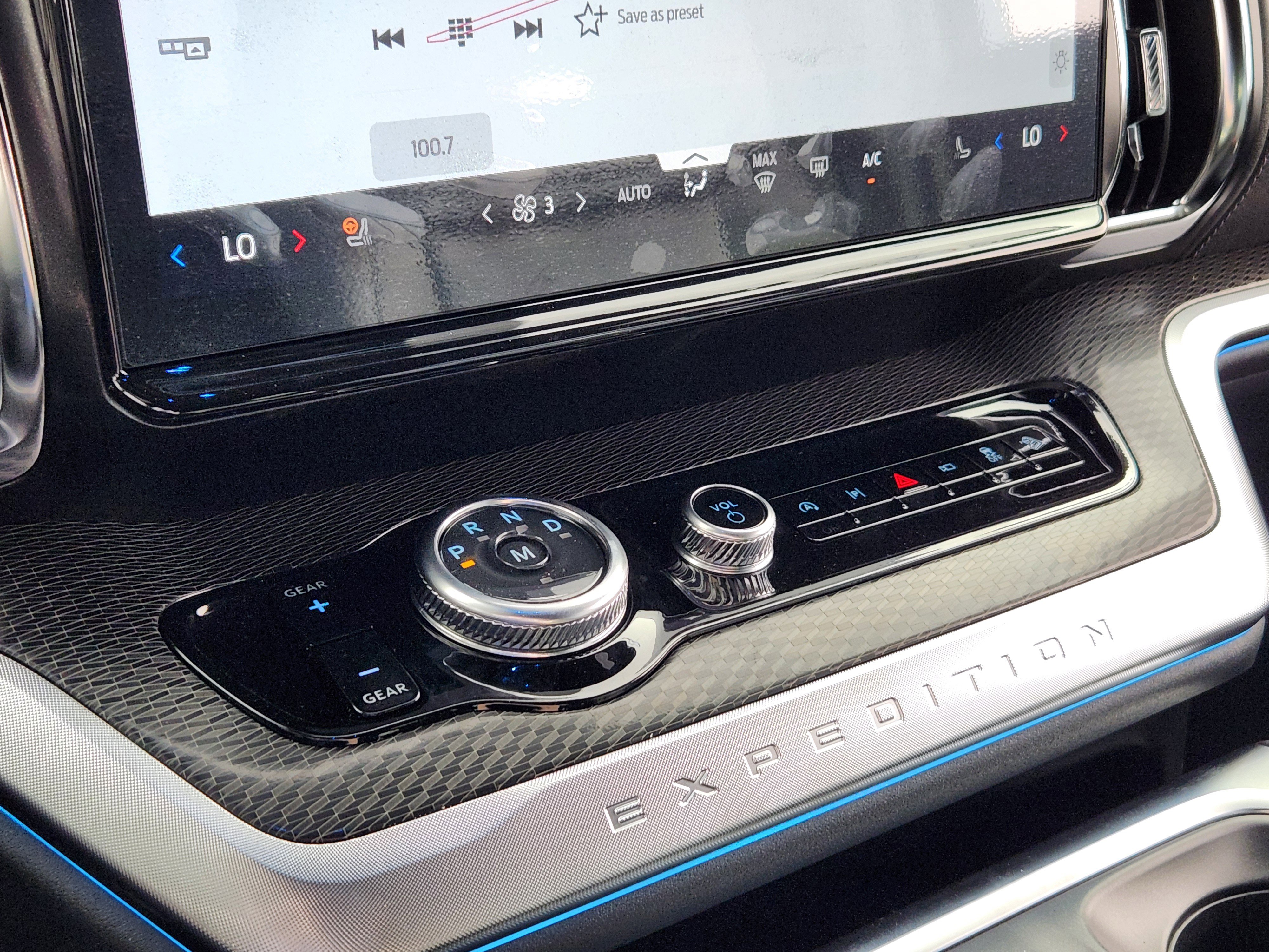 New 2025 Ford Expedition Platinum w/ Stealth Appearance Package image 25