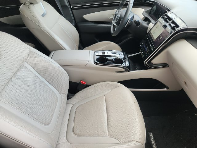 Used 2023 Hyundai Tucson Limited w/ Winter Package FWD image 13