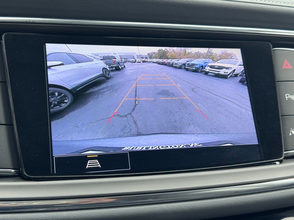 Used 2023 Buick Enclave Essence w/ Sport Touring Edition image 10