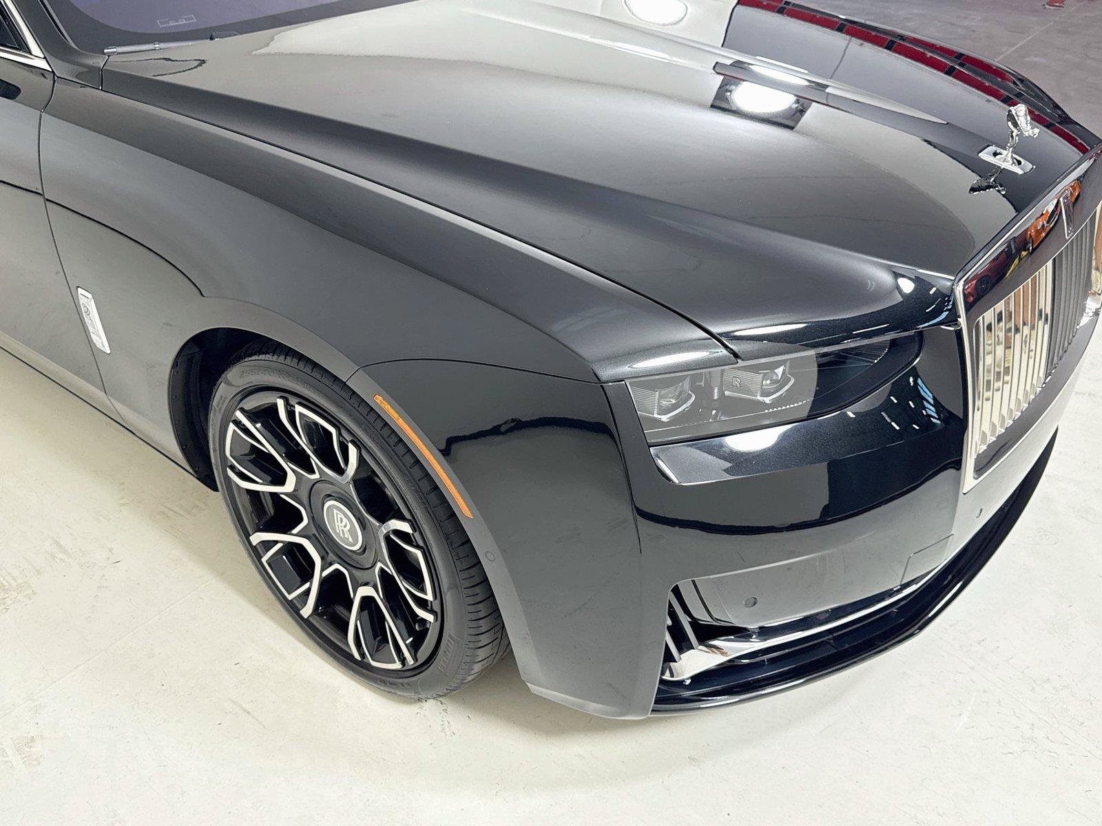 Used 2025 Rolls-Royce Ghost AWD/4WD image 40