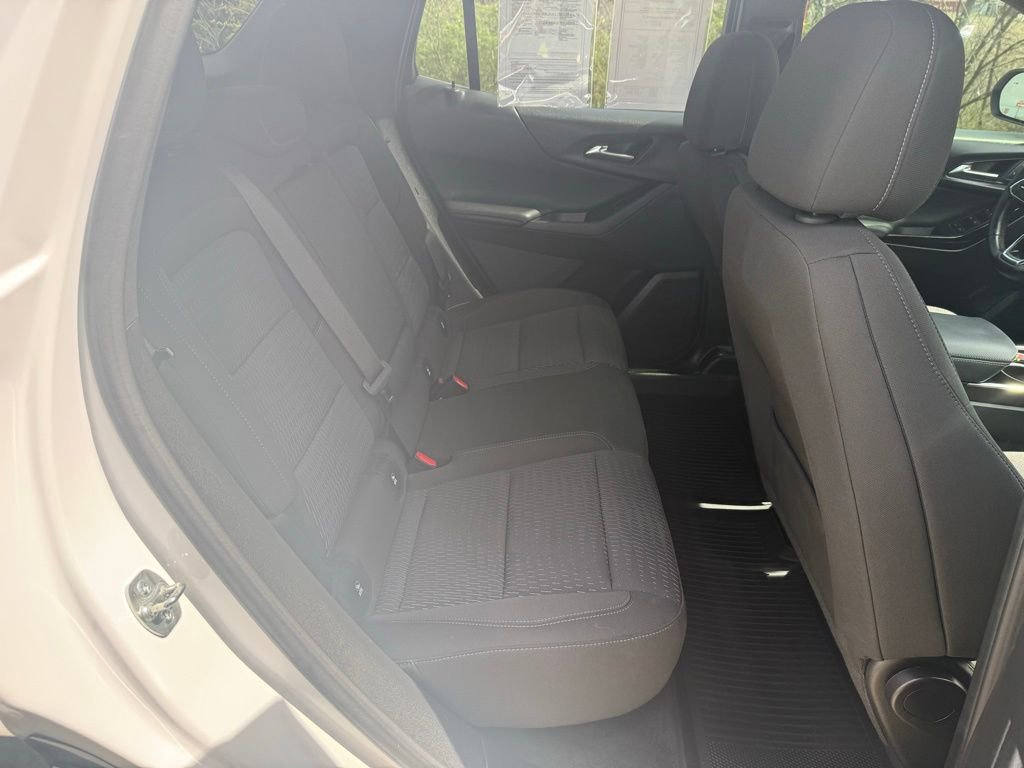 Used 2025 Chevrolet Equinox LT image 16