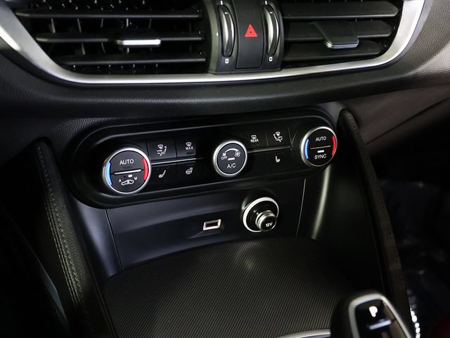 Used 2023 Alfa Romeo Stelvio Veloce AWD/4WD image 22