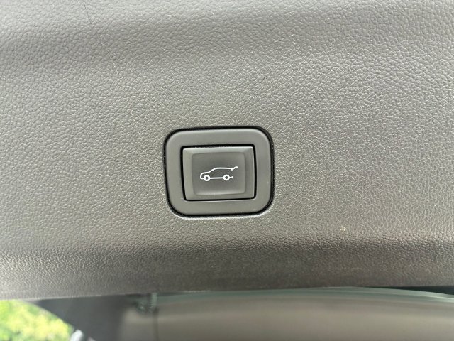 Used 2023 Chevrolet Tahoe Premier w/ Premium Package 2 AWD/4WD image 7