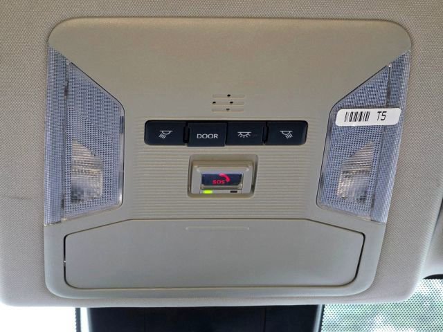 Used 2025 Toyota RAV4 XLE image 24