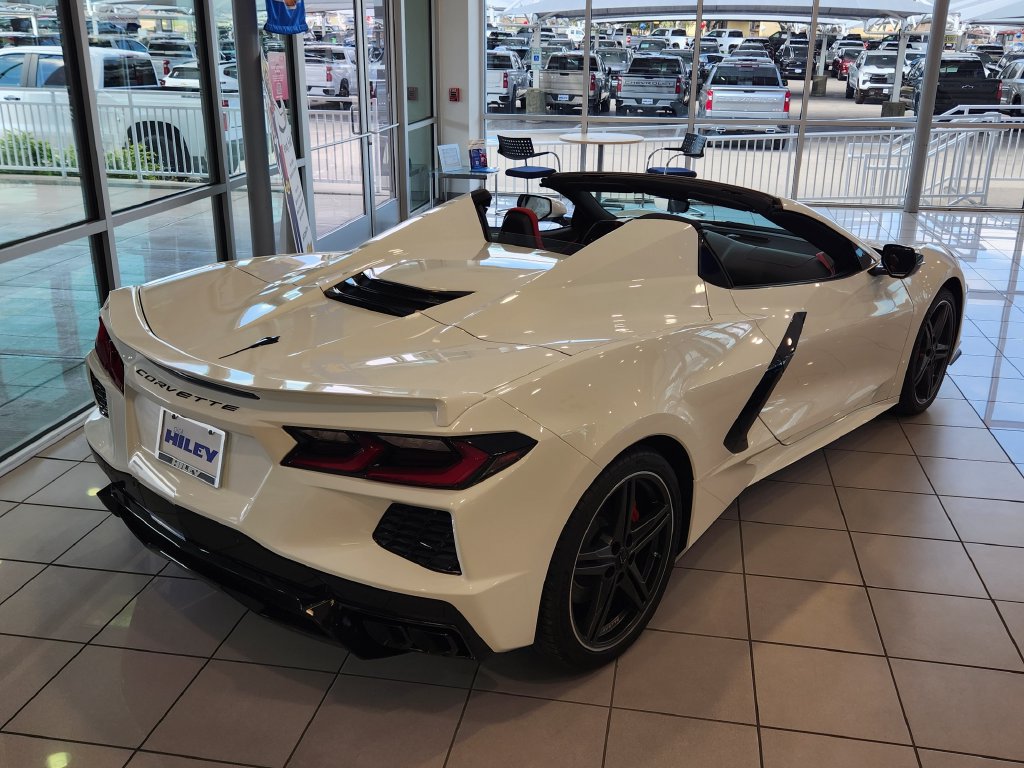 New 2027 Chevrolet Corvette Stingray Convertible w/ Battery Protection Package RWD image 4