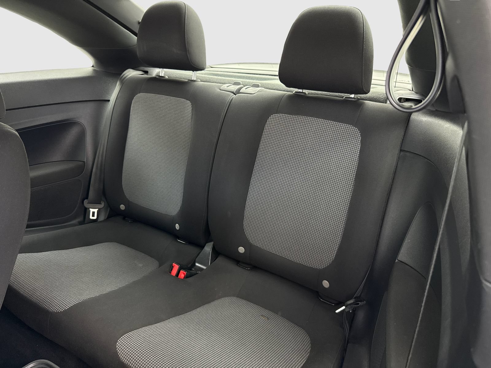 Used 2018 Volkswagen Beetle 2.0T S FWD image 36