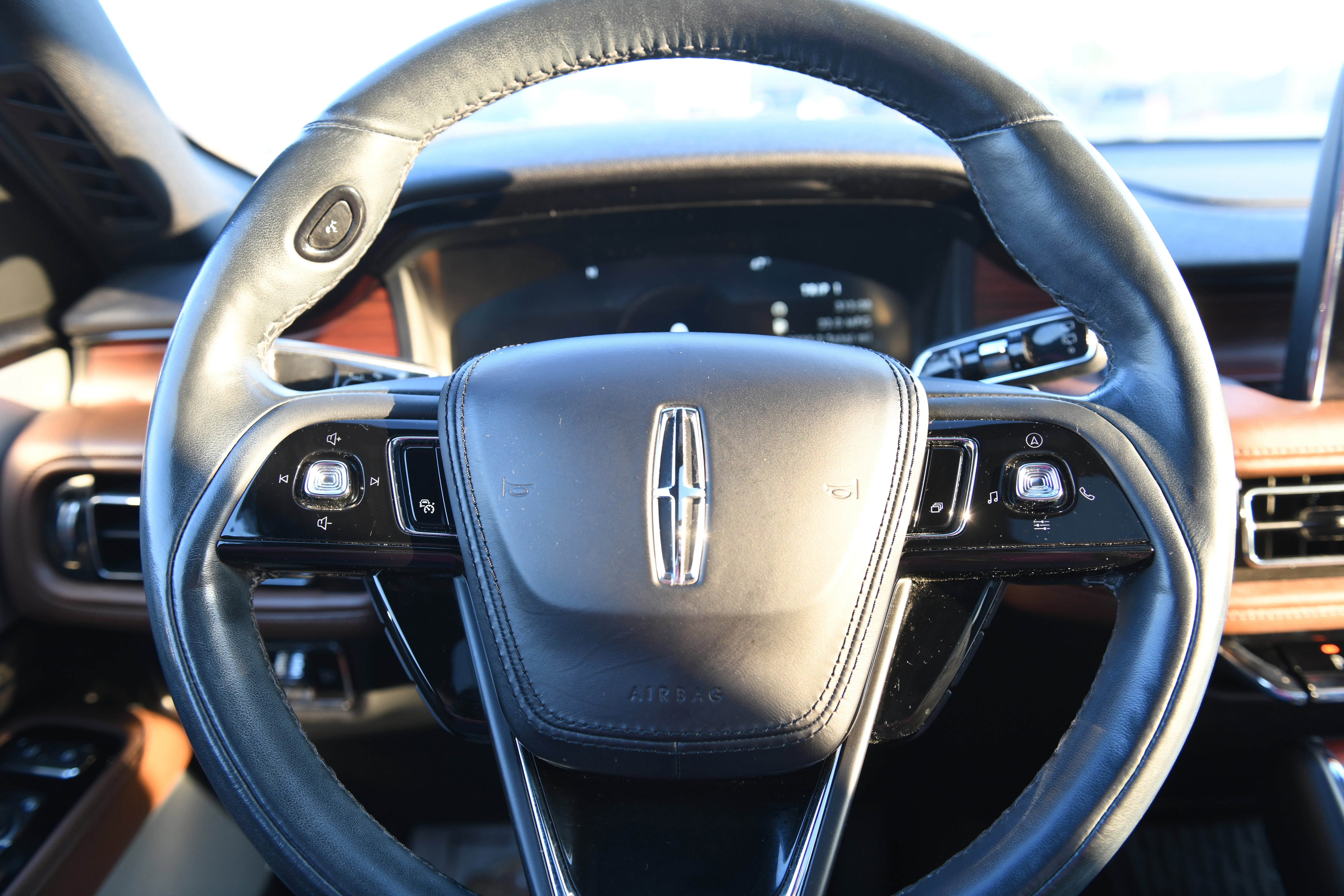 Used 2023 Lincoln Aviator Reserve w/ Equipment Group 201A image 27