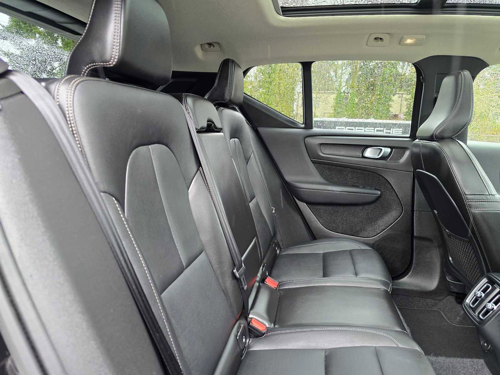 Used 2025 Volvo XC40 B5 Plus AWD/4WD image 14