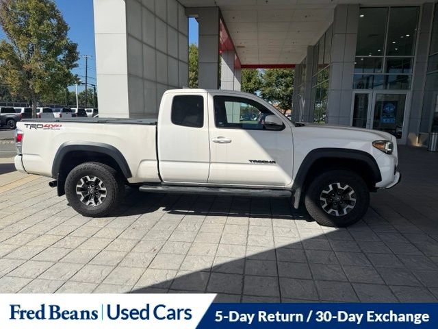 Used 2020 Toyota Tacoma TRD Off-Road w/ TRD Premium Off Road Package AWD/4WD image 3