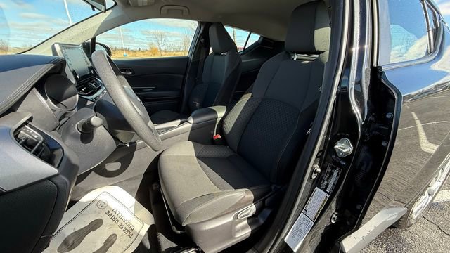 Used 2022 Toyota C-HR XLE image 15