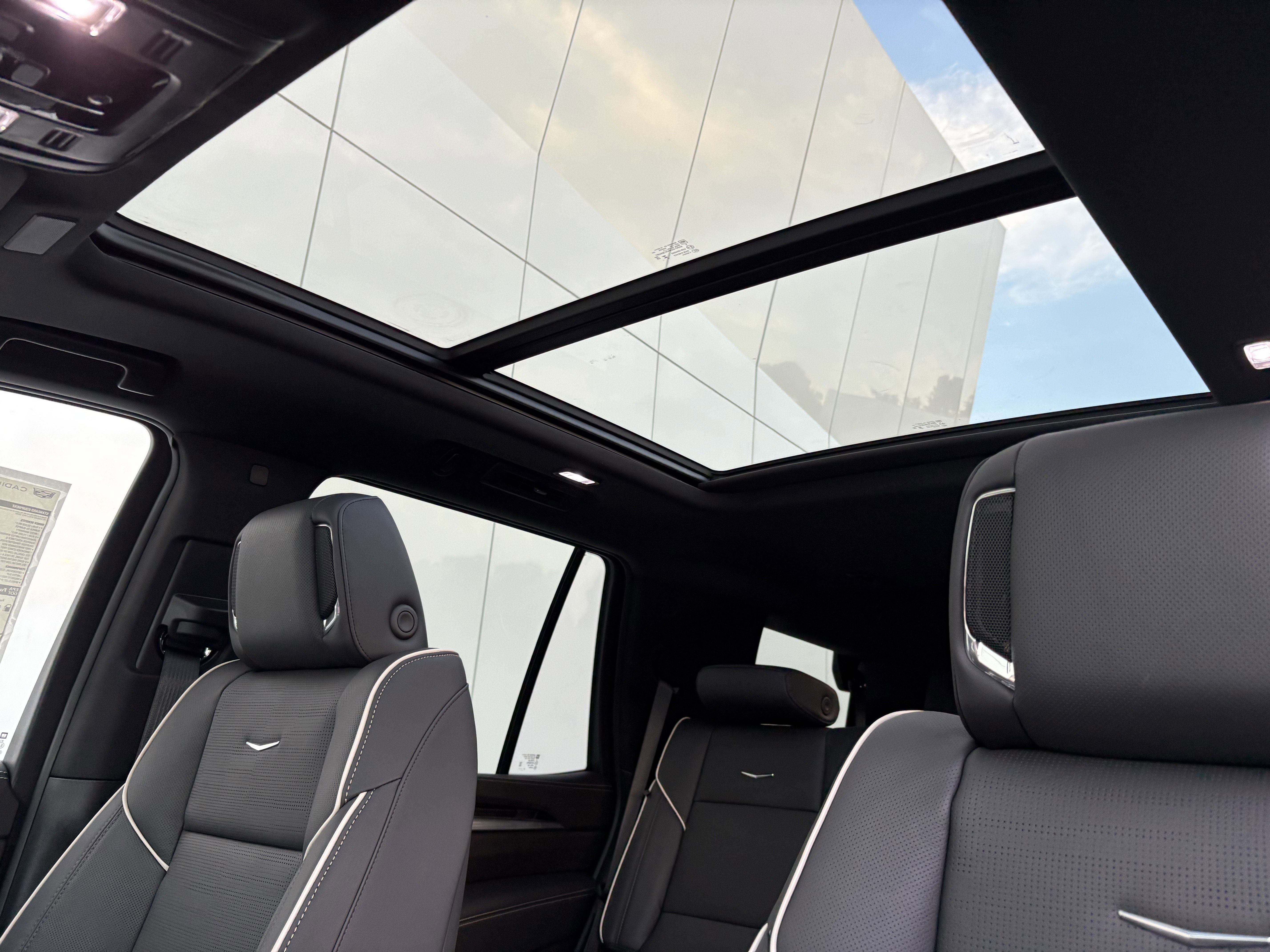 New 2026 Cadillac Escalade Luxury image 17