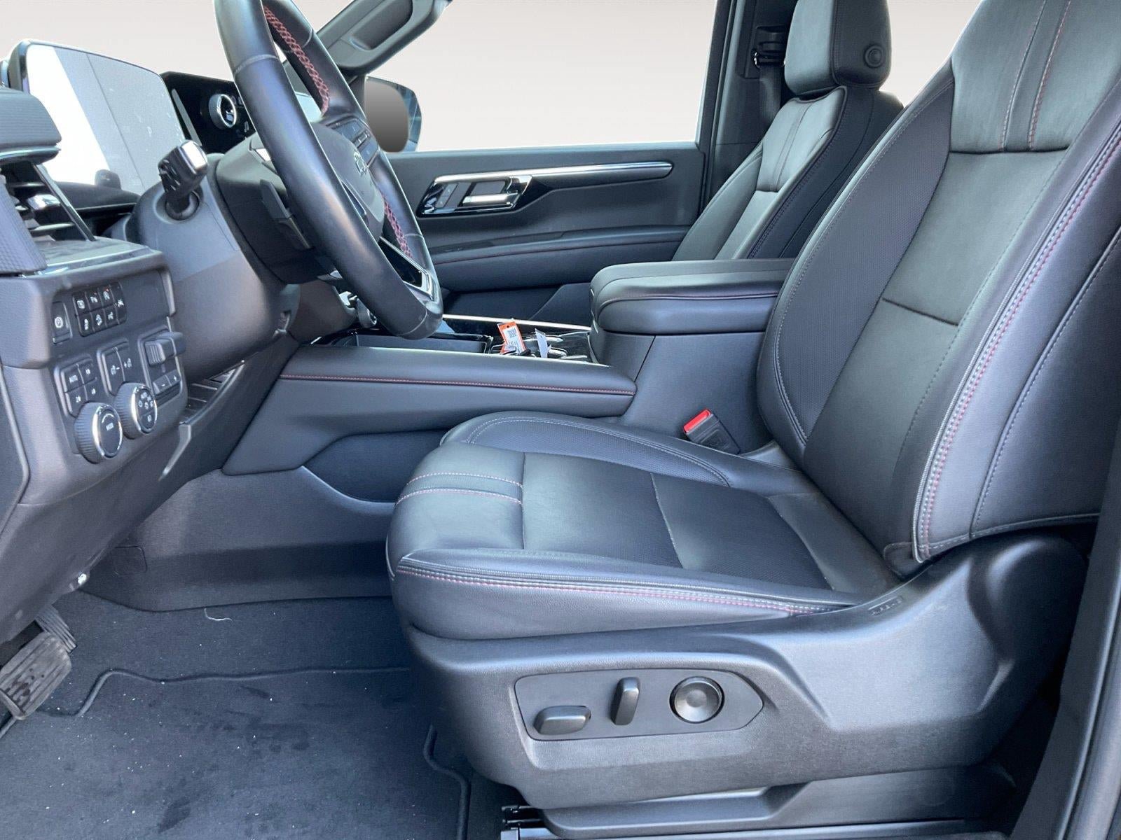 Certified 2025 Chevrolet Suburban RST w/ Sun And Tow Package AWD/4WD image 9