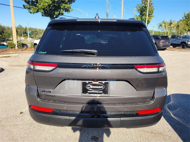 New 2025 Jeep Grand Cherokee Altitude image 13