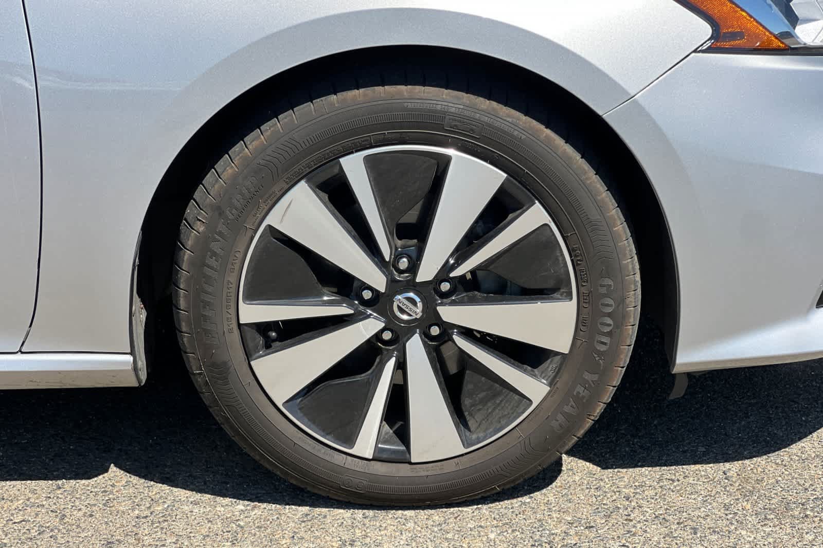 Used 2019 Nissan Altima 2.5 SL FWD image 18