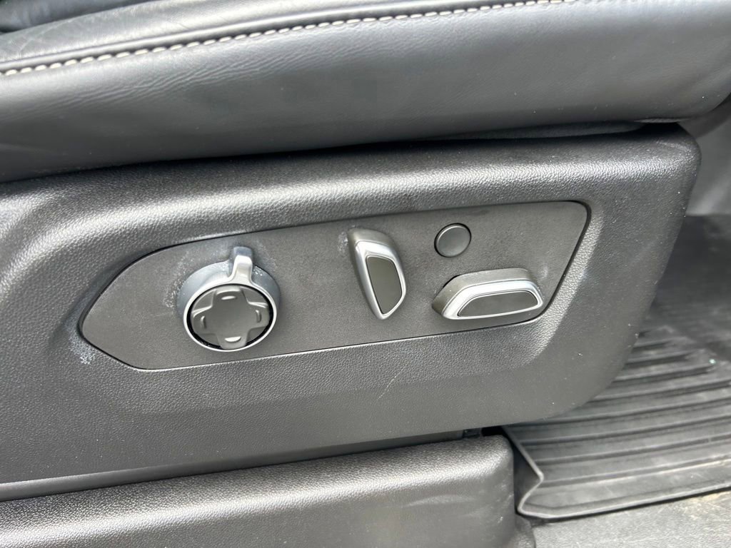 Used 2023 Cadillac Escalade ESV Sport Platinum w/ LPO, ONYX Package AWD/4WD image 56