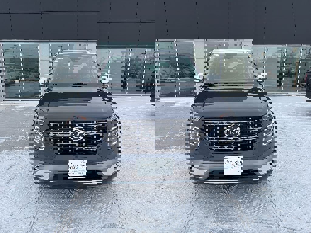 Used 2020 Hyundai Venue image 2