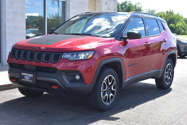 Used 2025 Jeep Compass Trailhawk AWD/4WD image 12