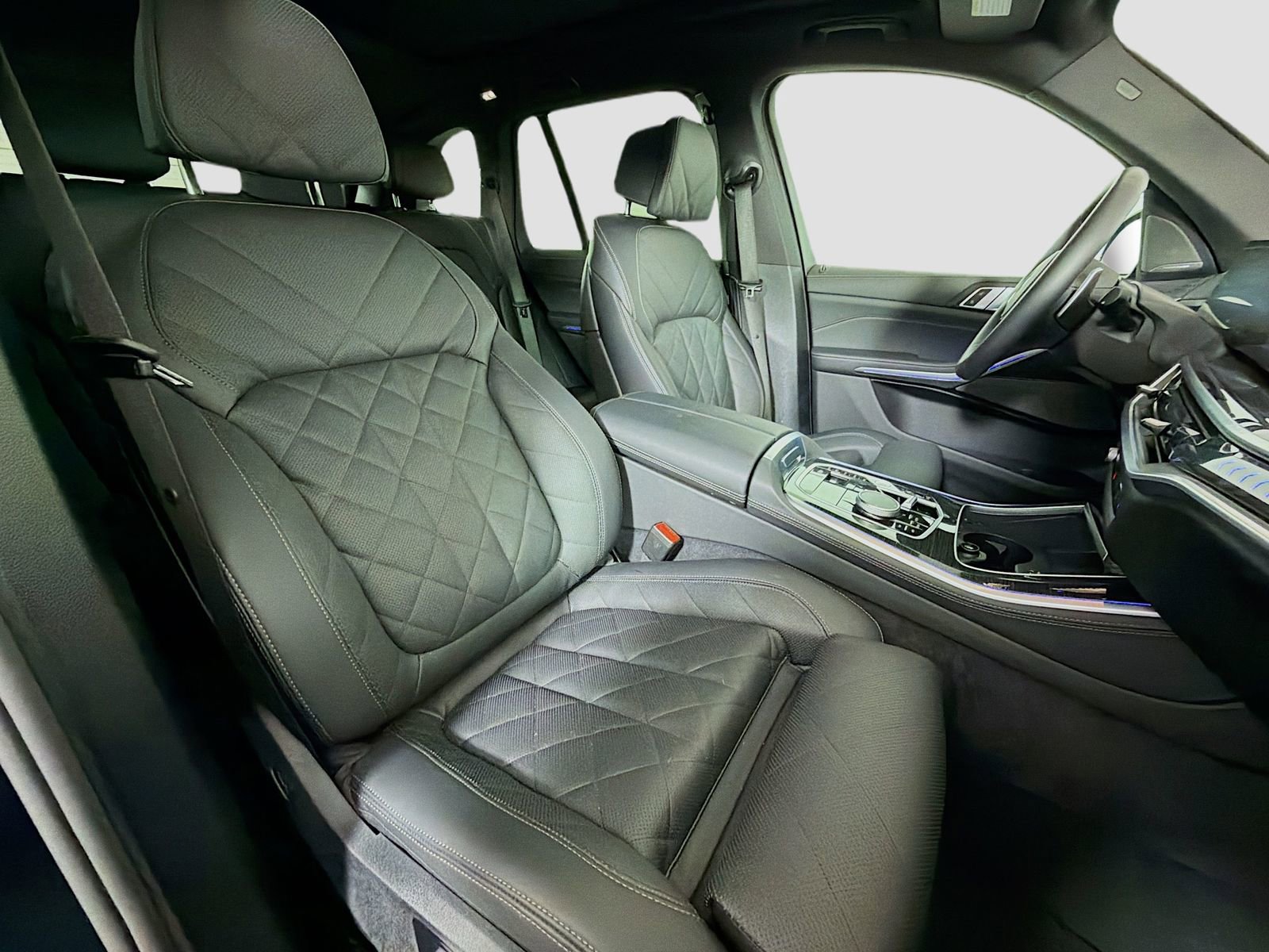 Used 2026 BMW X5 xDrive40i w/ M Sport Package image 30