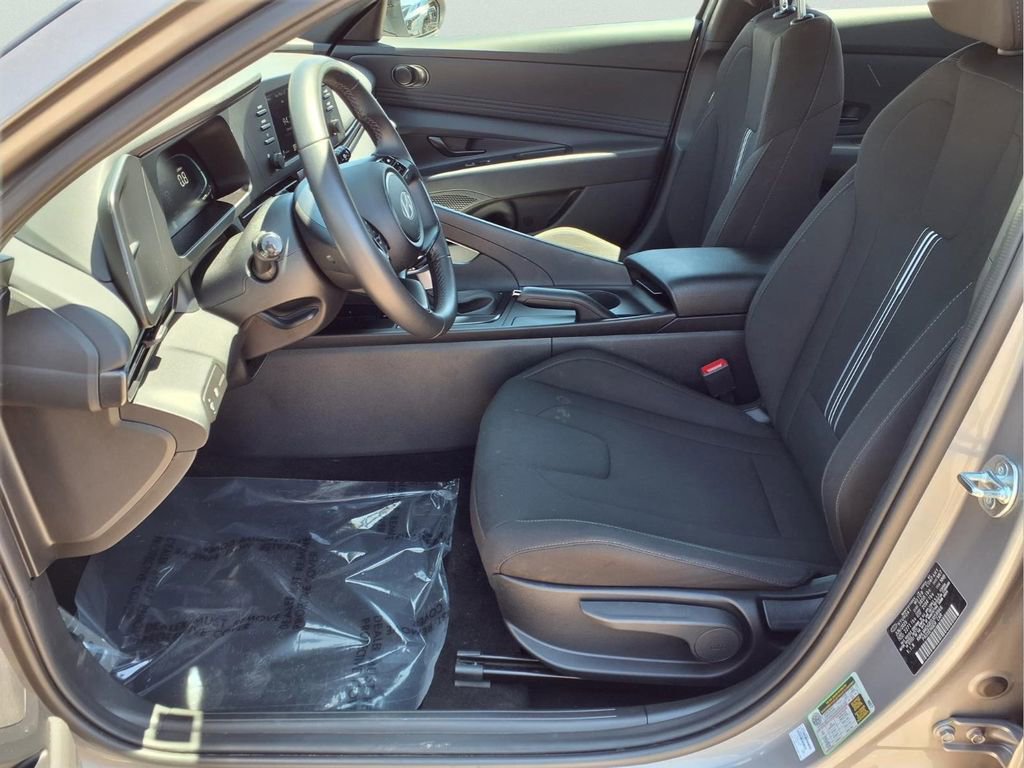 Used 2025 Hyundai Elantra Sport FWD image 20