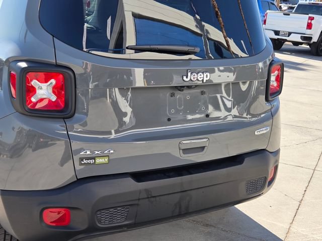 Used 2022 Jeep Renegade Latitude AWD/4WD image 5