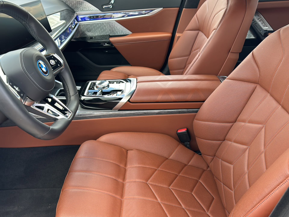 New 2024 BMW i7 xDrive60 w/ Executive Package image 10