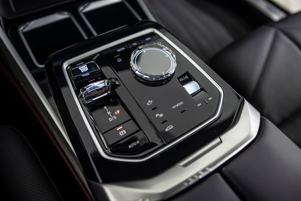 Used 2023 BMW 740i RWD image 34