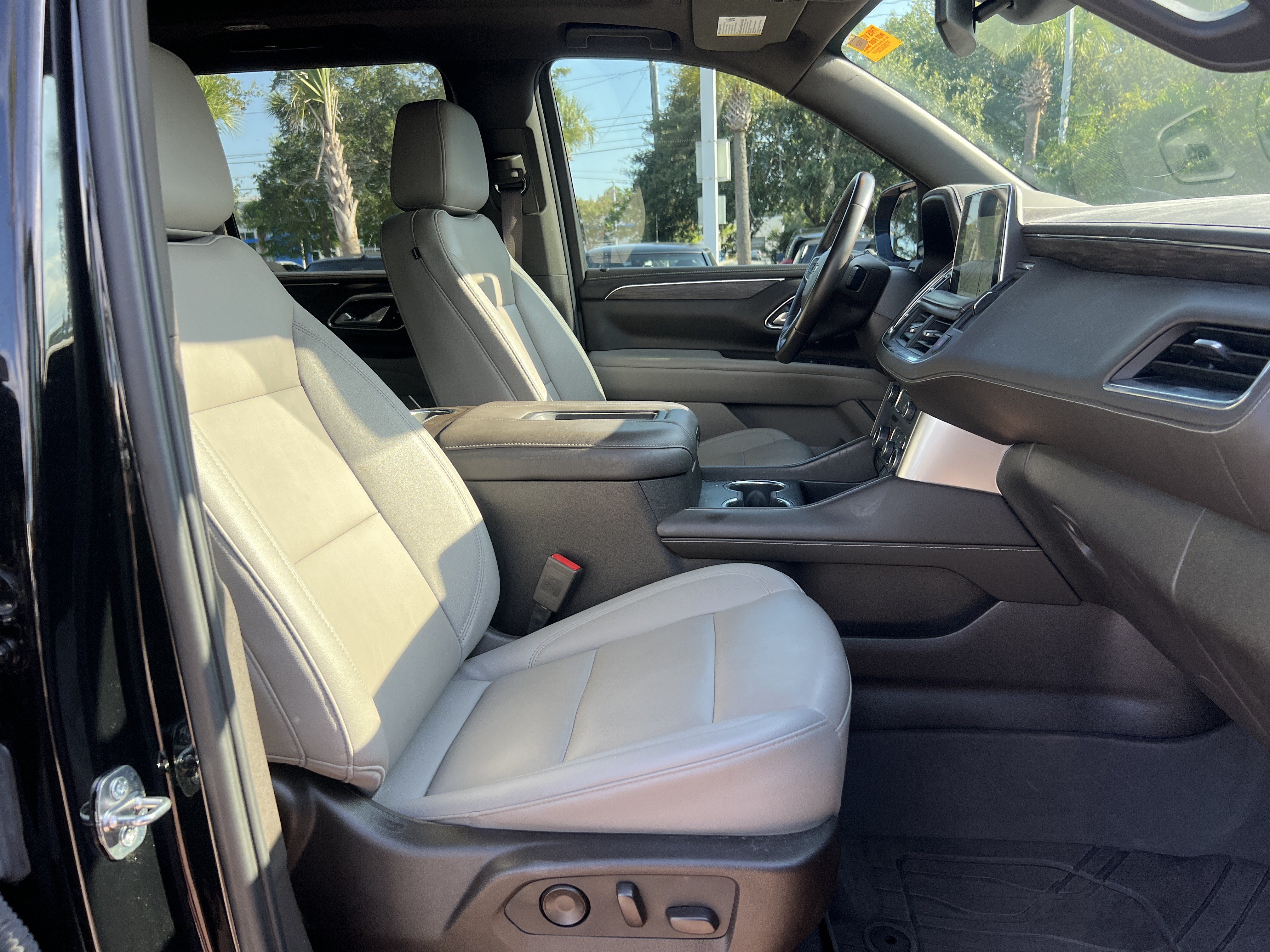 Used 2023 Chevrolet Tahoe Z71 AWD/4WD image 33