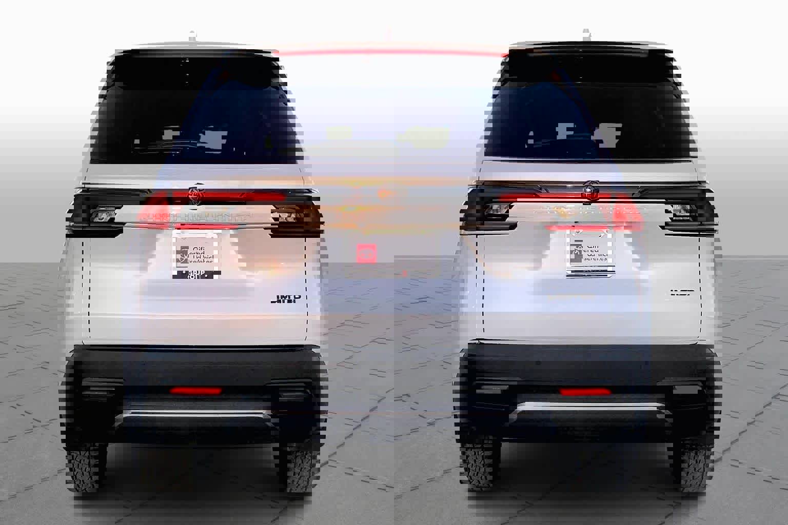 Used 2025 Toyota Grand Highlander FWD image 4