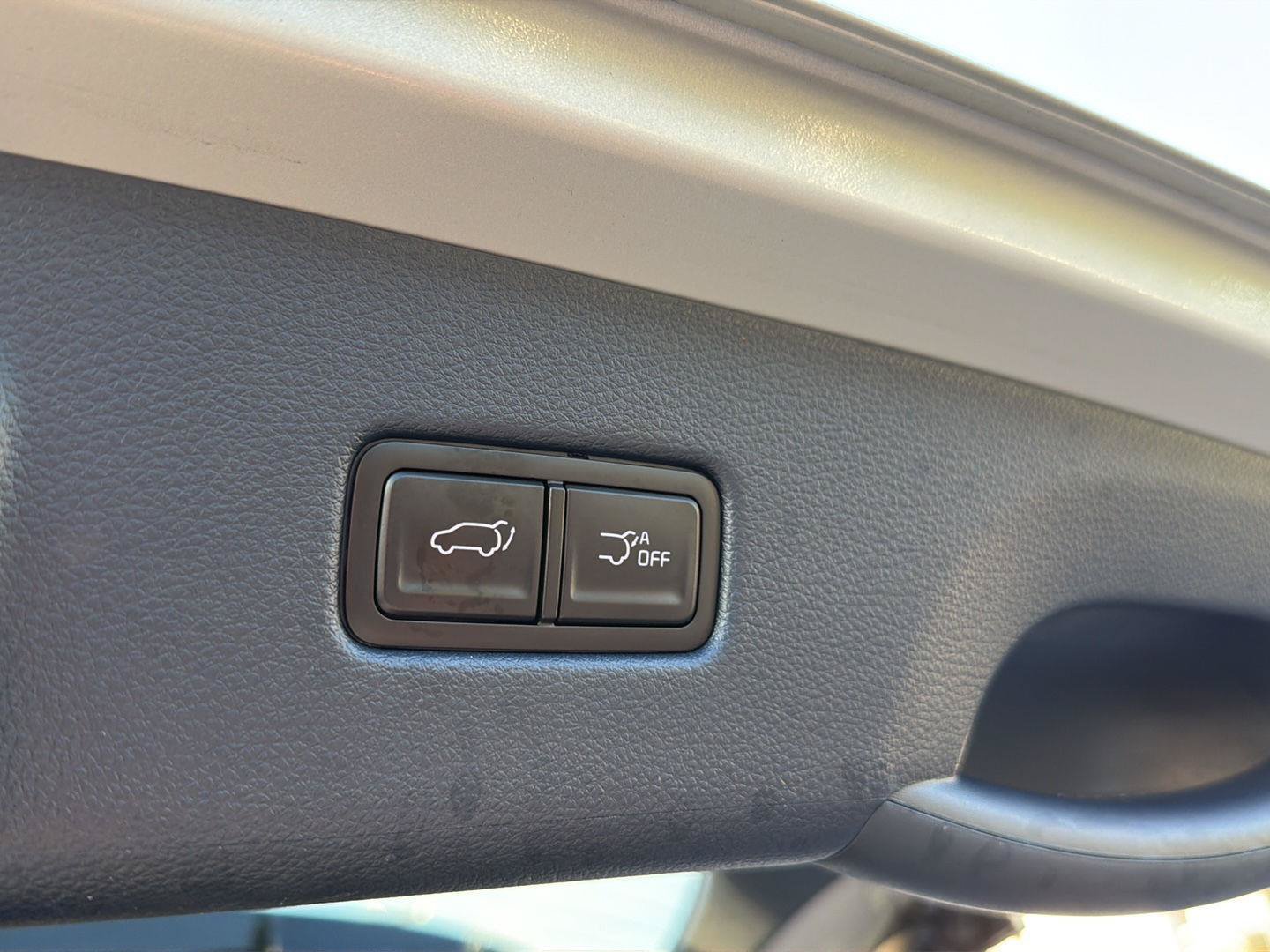 Used 2025 Kia Carnival SX FWD image 33